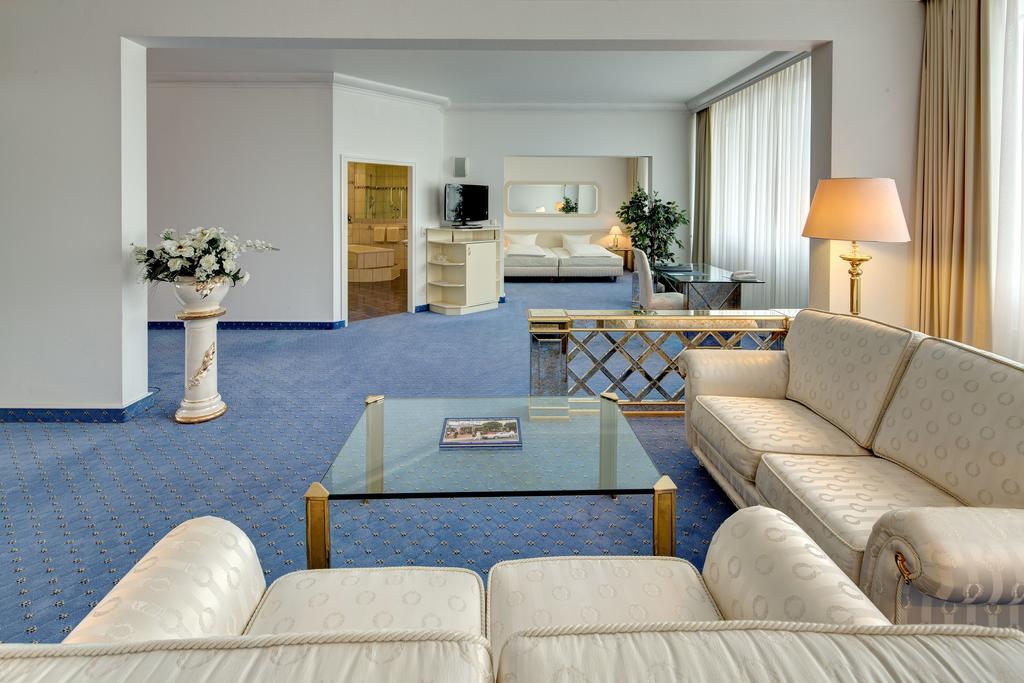 Hotel La Strada Kassel Ngoại thất bức ảnh